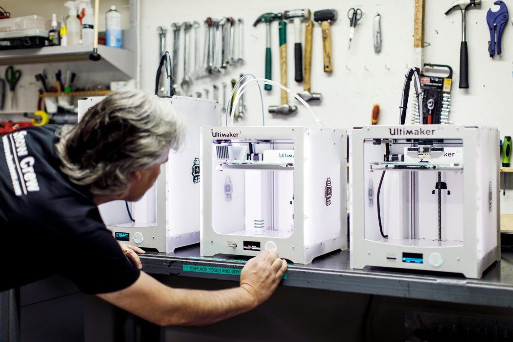 Paul-operating-the-Ultimaker-3-1170x780
